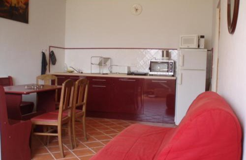 Champagne House | location Champagné