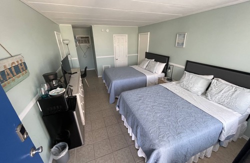 Wildwood Hotel | LOCATION!Charming, cozy home like hotel room
