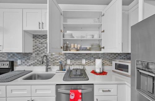 Central-Maverick Square - Paris Street Apartment | Location+Comfort+Convenience