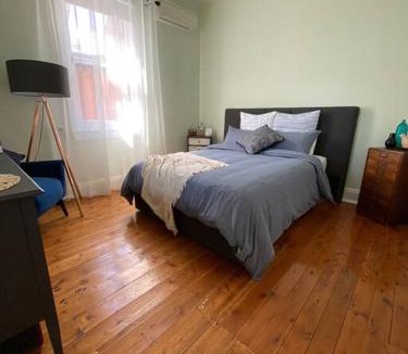 Bathurst House | Location cottage with industrial touch