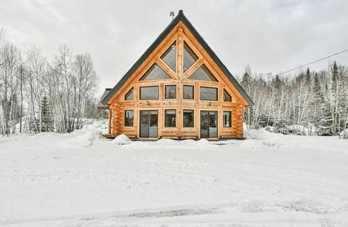 Saint Donat House | Location de chalet unique"nn