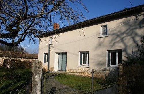 Brux House | Location des longères