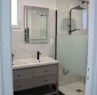 Brux House | Location des longères