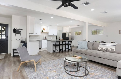 Oak Park - Northwood House | Location! Dog Friendly+2 KING Beds+Grill+Sleeps 9
