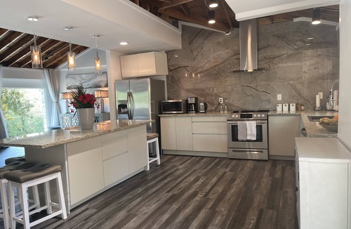 North Brookhaven House | LOCATION * DUNWOODY; NEW-BEAUTIFUL MODERN HOUSE&Outdoor Seasonal Private Pool