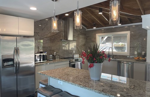 North Brookhaven House | LOCATION * DUNWOODY; NEW-BEAUTIFUL MODERN HOUSE&Outdoor Seasonal Private Pool