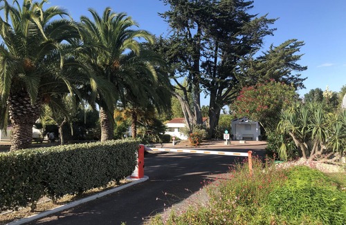 Saint-Pierre-d'Oleron Ski Chalet | Location Ile D'oléron