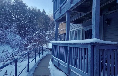 Craigleith Condo | Location! Hillside One Bedroom w/Mtn Views at North Creek Resort, Oversized Deck