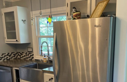Rochelle Cottage | Location! Location! 29 & 231 - stop scrolling for our 5 star clean