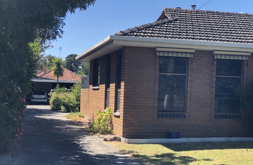 Alfredton Apartment | Location, location, location !