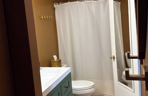 Blodgett Mills Apartment | LOCATION, LOCATION, LOCATION!