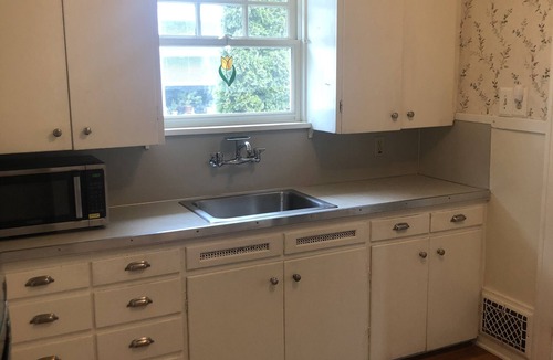 Holland House | Location, Location, Location! Historic District near downtown