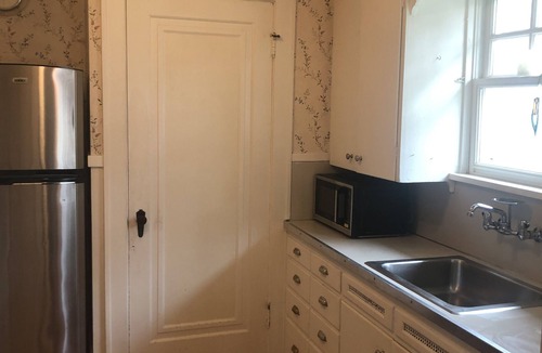 Holland House | Location, Location, Location! Historic District near downtown