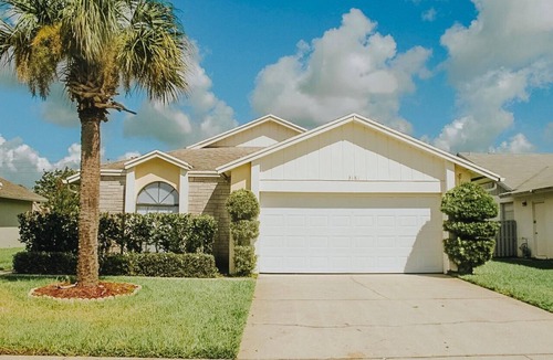 Indian Wells House | LOCATION, LOCATION! Lovely home only 4 miles away from DISNEY!