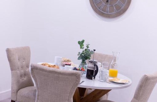 Luton Apartment | Location Location Luton