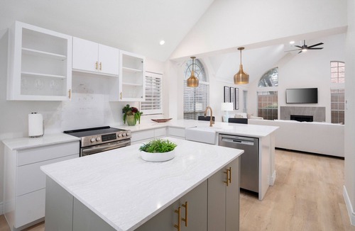 Addison House | Location, location! Modern updated Home in the Heart of Addision!
