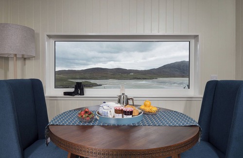 Ardroil Cottage | Location, location, property, location.