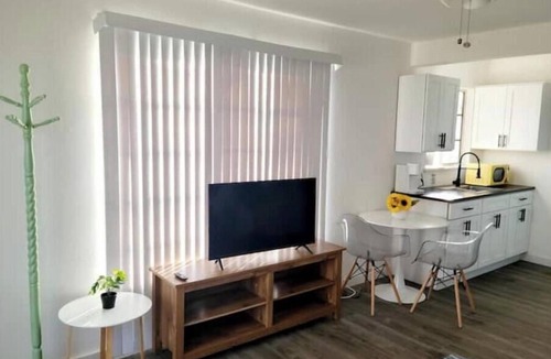 Tobin Hill House | Location! Location! Walk to The Strip & The Pearl!
