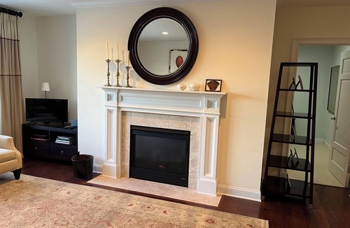 Saratoga Springs Condo | LOCATION, Luxury Parking, Elevator, Secure