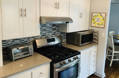 Cherry Street Cottage | Location!!!! Midtown! By TU, Expo Center and Hospitals! 2 BR/2 BA remodeled!!