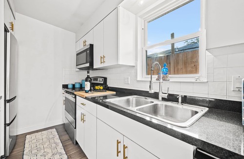 North East Park House | Location! Minutes from downtown St Pete, Private Pool Home Walk to Everything