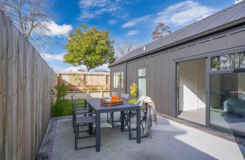 Rainbow Point House | Location on Point - Taupo