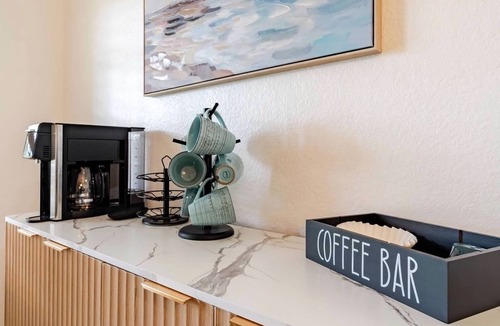 Laurel Park Condo | Location! Pickleball, Kayak, Legacy Trail, Beaches, Downtown