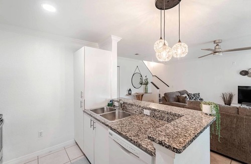 Laurel Park Condo | Location! Pickleball, Kayak, Legacy Trail, Beaches, Downtown