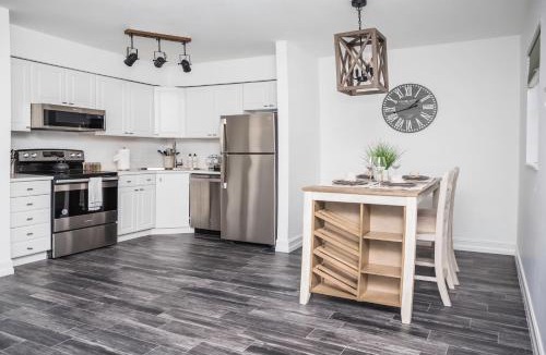 East Naples House | Location! Quality! Comfort! The downtown Gem