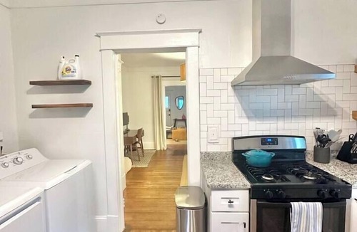 Virginia Highland House | Location! Super walkable & charming midtown stay!