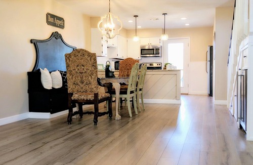 Horseshoe Bay House | 🌟LOCATION! Very Nice 2 BD 2BA Directly Across From Resort-Pool Grill Sleeps 6🏊