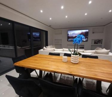 Milhaud Villa | location villa moderne