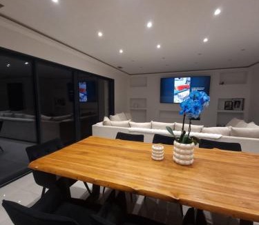 Milhaud Villa | location villa moderne