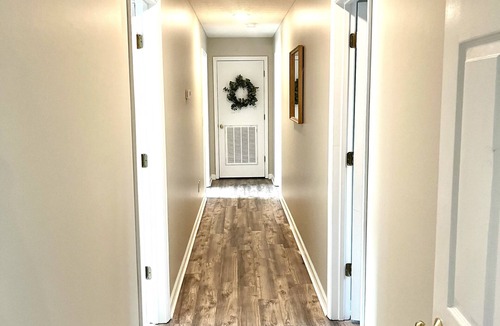 Auburn Condo | LOCATION! | Walk to Stadium and Toomer’s | Cozy 4BR Condo in the Heart of Auburn