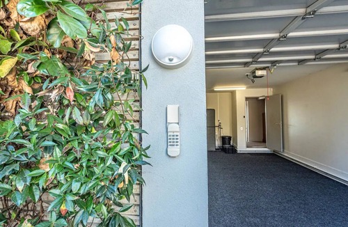 Whanganui Apartment | LOCATION - WITH FABULOUS VIEWS.