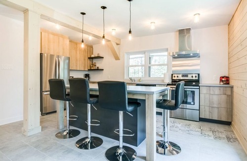 St-Adolphe-d'Howard Ski Chalet | Locations du Sommet - Le Grand Shack
