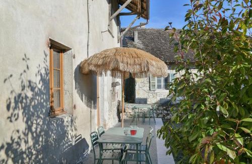 Groslee-Saint-Benoit Apartment | Locations Longo Mai