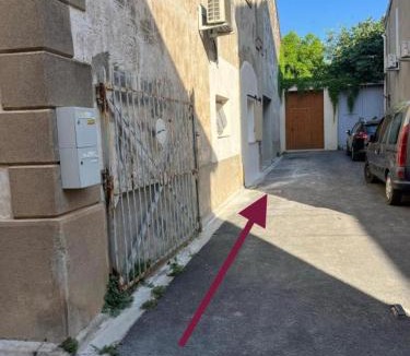 Capestang Apartment | Loccitan appartement avec local à vélo