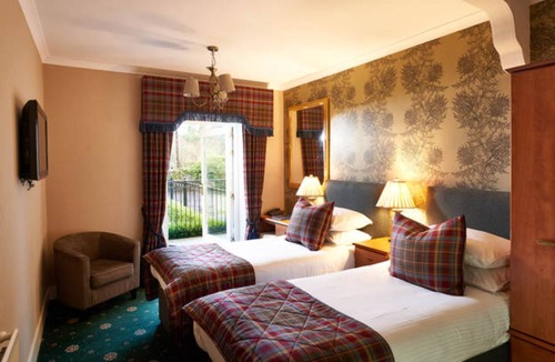 Dinnet Hotel | Loch Kinord Hotel