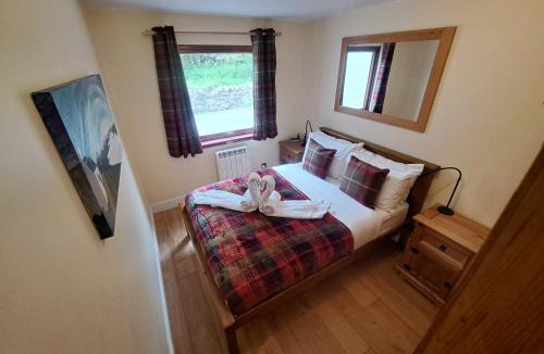 Lewiston Apartment | Loch Ness Balcony Apartment