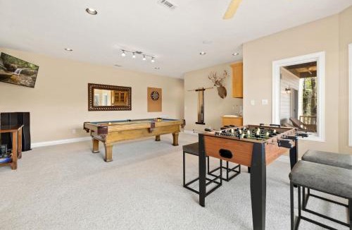 Bella Vista House | Loch Side-Access & Views of Loch Lomond-Game Room