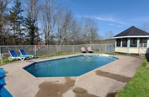 Antigonish County House | Lochaber Lakeview Cottage