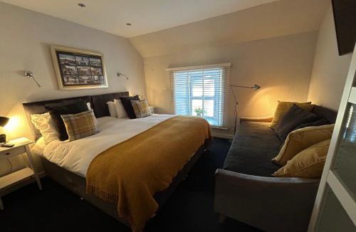 Port Charlotte Hotel | Lochindaal Hotel