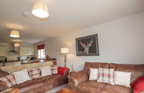 Spean Bridge Cottage | Lochside, 1 The Corries