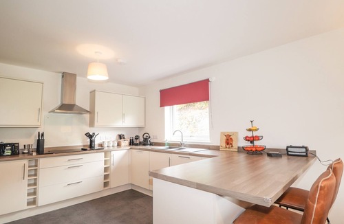 Spean Bridge Cottage | Lochside, 1 The Corries