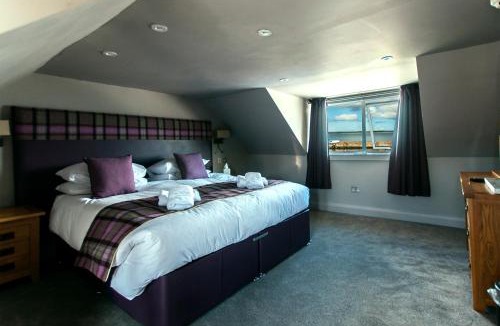 Bowmore Hotel | Lochside Hotel