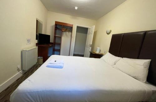 Dumbarton Hotel | Lochway Hotel