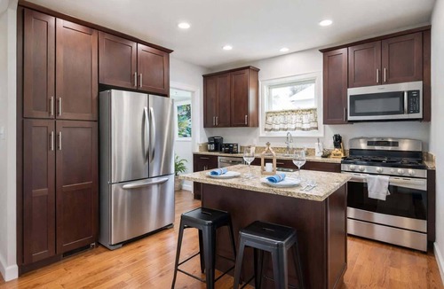 Lockport House | Lockport Haven/3 King Beds/Wi-fi/Near Downtown!