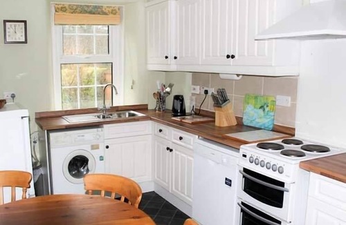 Langcliffe Cottage | LOCKS COTTAGE, family friendly, with open fire in Langcliffe