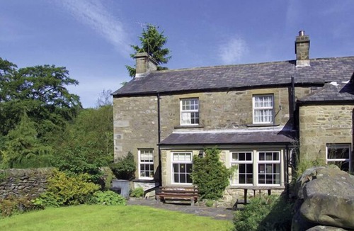 Langcliffe Cottage | LOCKS COTTAGE, family friendly, with open fire in Langcliffe